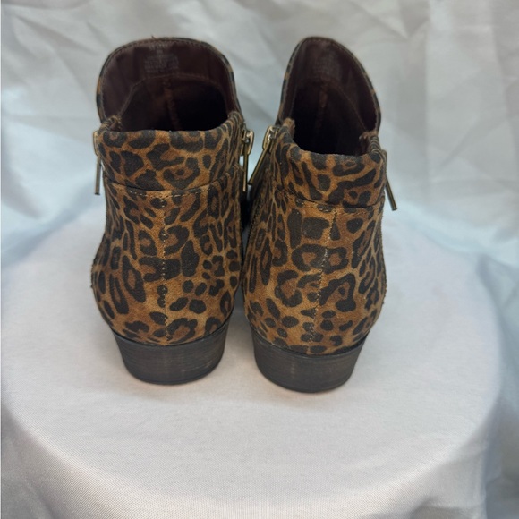 SUN STONE Womens Brown Leopard Print Abby Round Toe Block Heel Booties 8 W - Picture 7 of 9